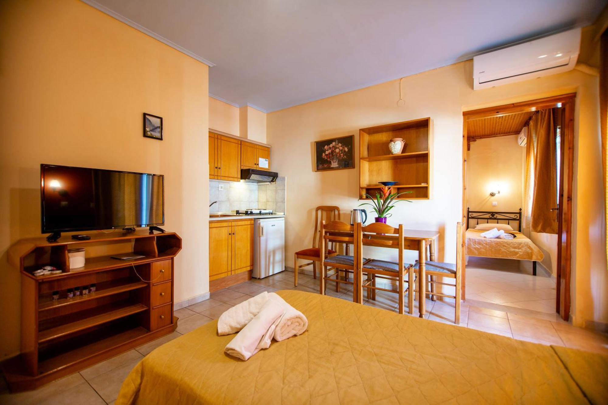 Xenia Palace Luxury Apartments Vrasná エクステリア 写真